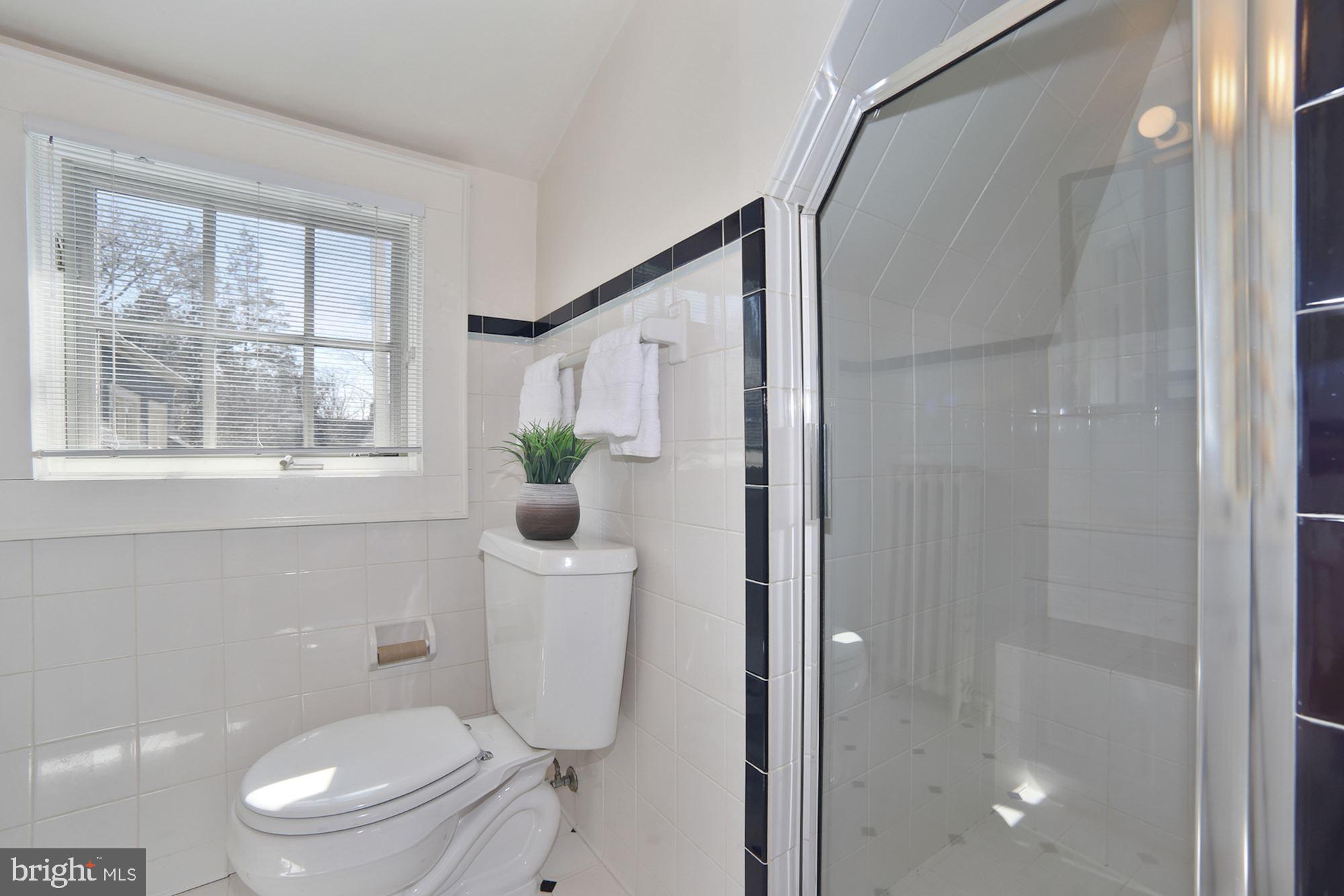 3320 Rowland Place Northwest Washington, DC 20008 - Photo 29 of 41 Hall Bath