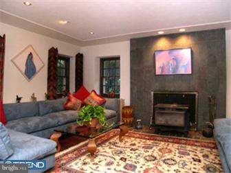 1016 Dale Road Jenkintown, PA 19046 - Photo 2 of 12 Living Room