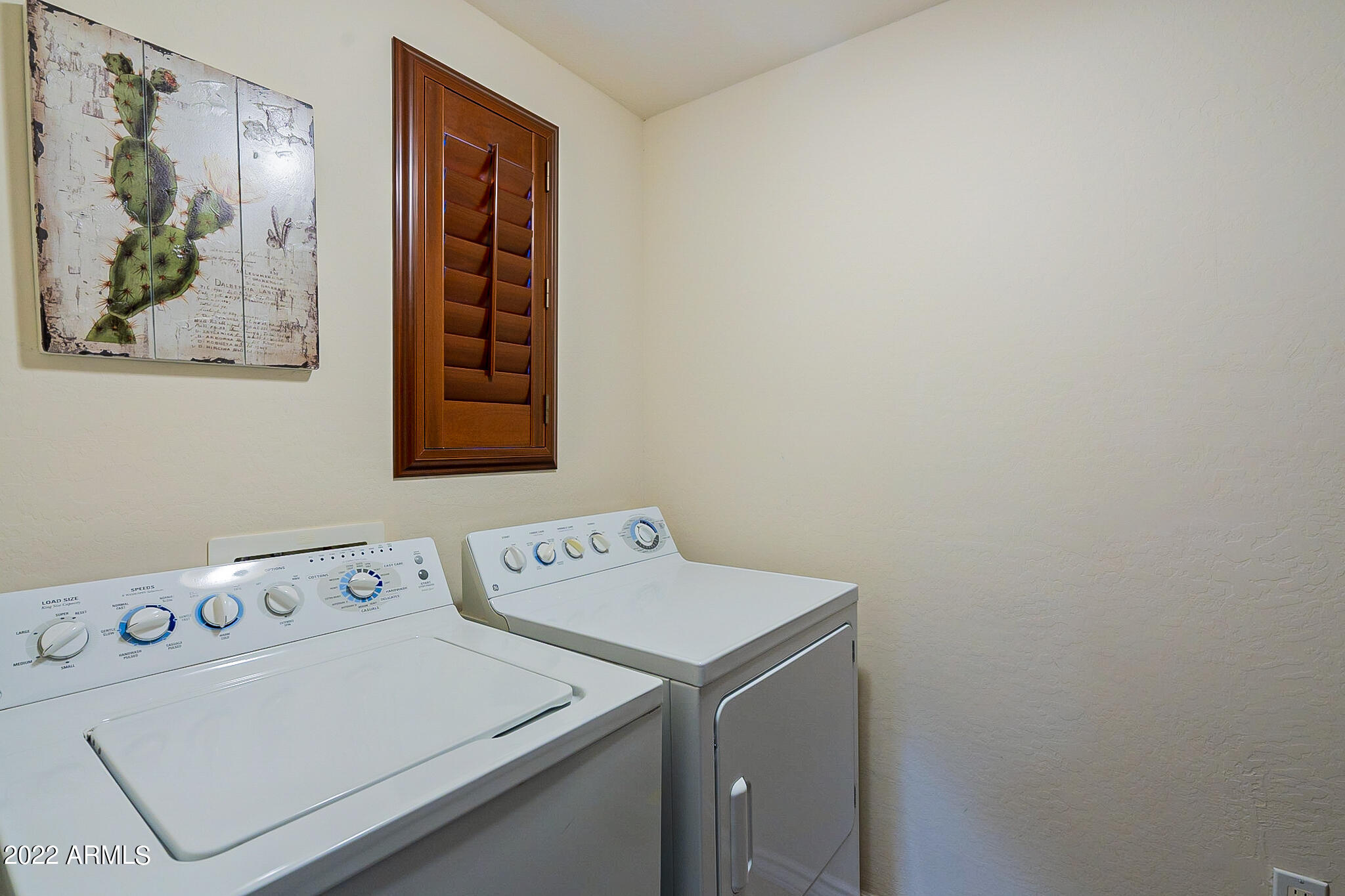 3935 East Rough Rider Road, Unit 1154 Phoenix, AZ 85050 - Photo 22 of 40 Laundry