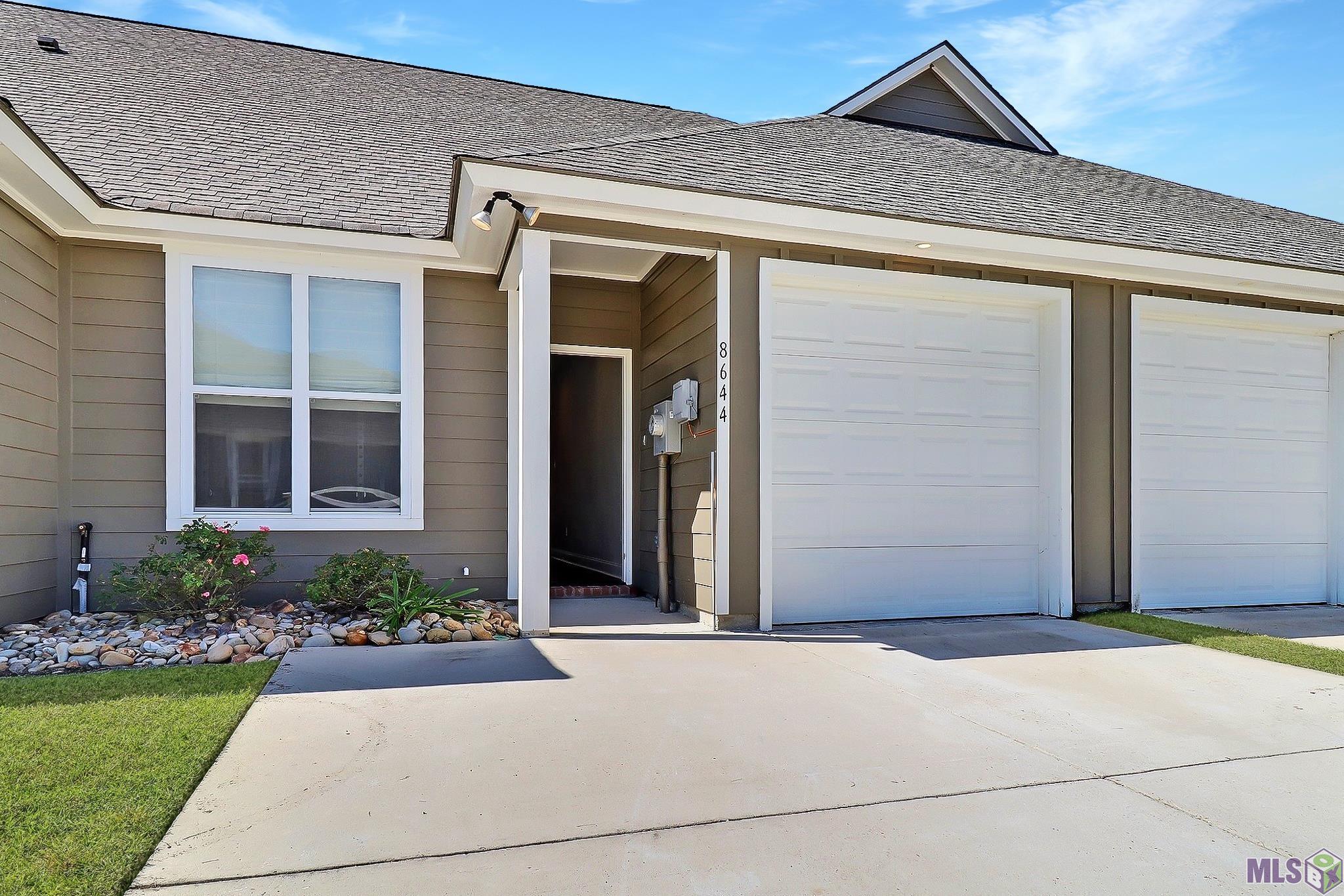 8644 Edgewater Drive Baton Rouge, LA 70820 - Photo 1 of 11