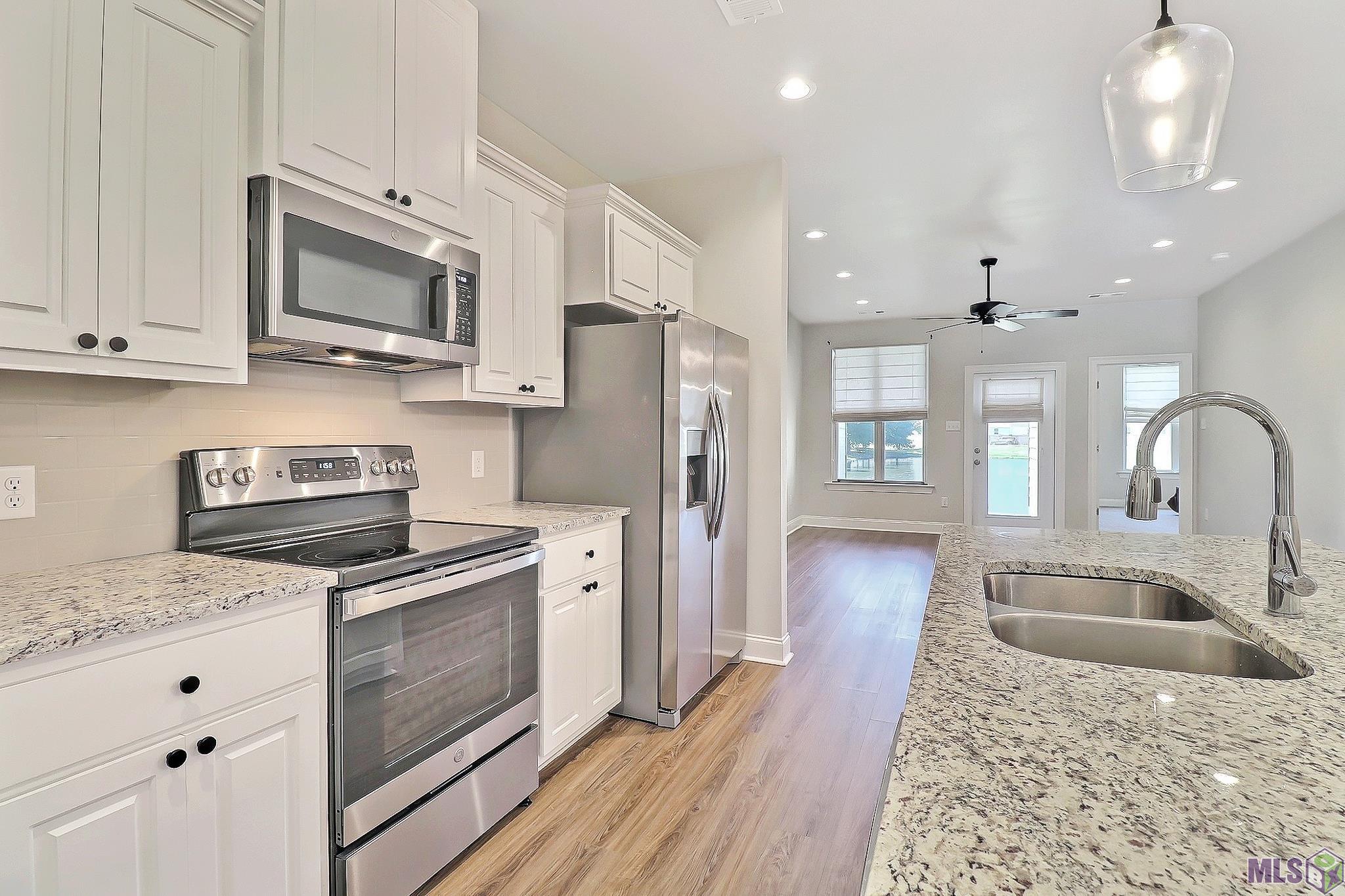 8644 Edgewater Drive Baton Rouge, LA 70820 - Photo 3 of 11