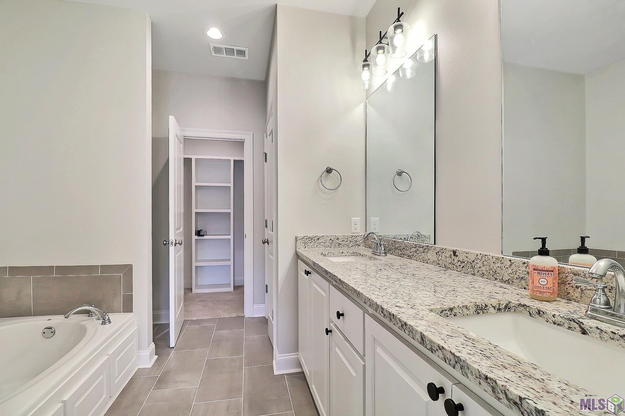 8644 Edgewater Drive Baton Rouge, LA 70820 - Photo 7 of 11