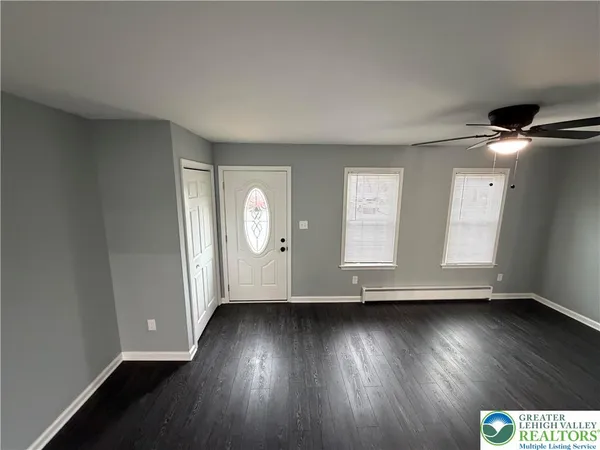 $1,950 | 815 Fernhill Lane, Whitehall, PA 18052