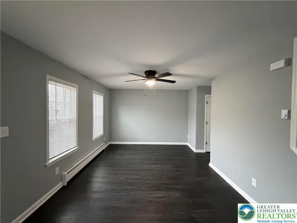 $1,950 | 815 Fernhill Lane, Whitehall, PA 18052