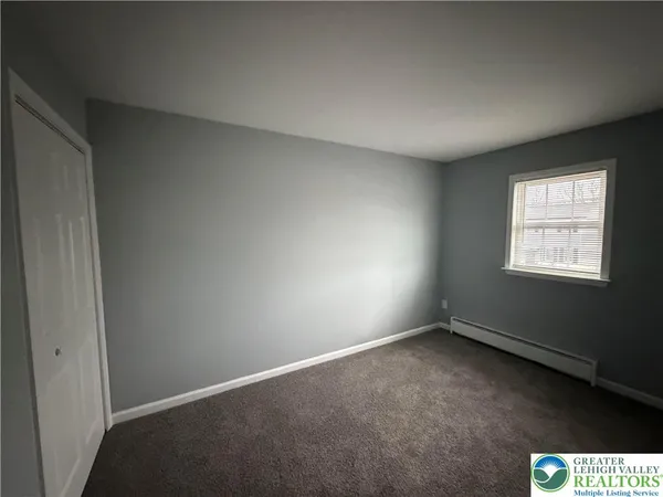 $1,950 | 815 Fernhill Lane, Whitehall, PA 18052