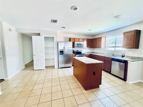 $2,400 | 6928 Derbyshire Drive, Fort Worth, TX 76137