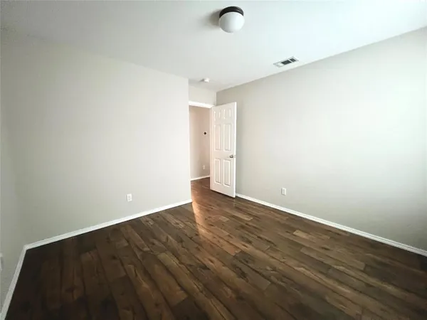 $2,400 | 6928 Derbyshire Drive, Fort Worth, TX 76137