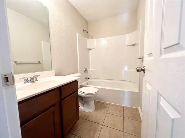 $2,400 | 6928 Derbyshire Drive, Fort Worth, TX 76137