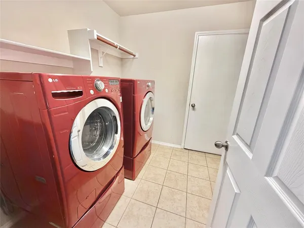 $2,400 | 6928 Derbyshire Drive, Fort Worth, TX 76137