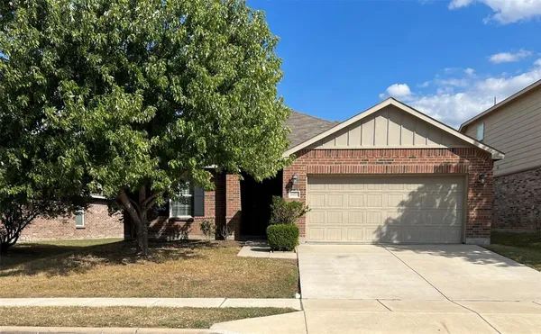 $2,400 | 6928 Derbyshire Drive, Fort Worth, TX 76137