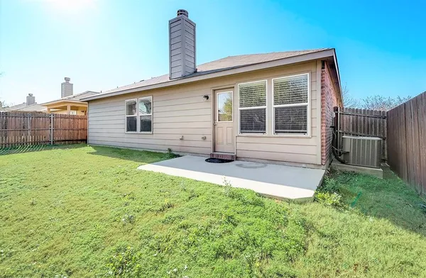 $2,400 | 6928 Derbyshire Drive, Fort Worth, TX 76137