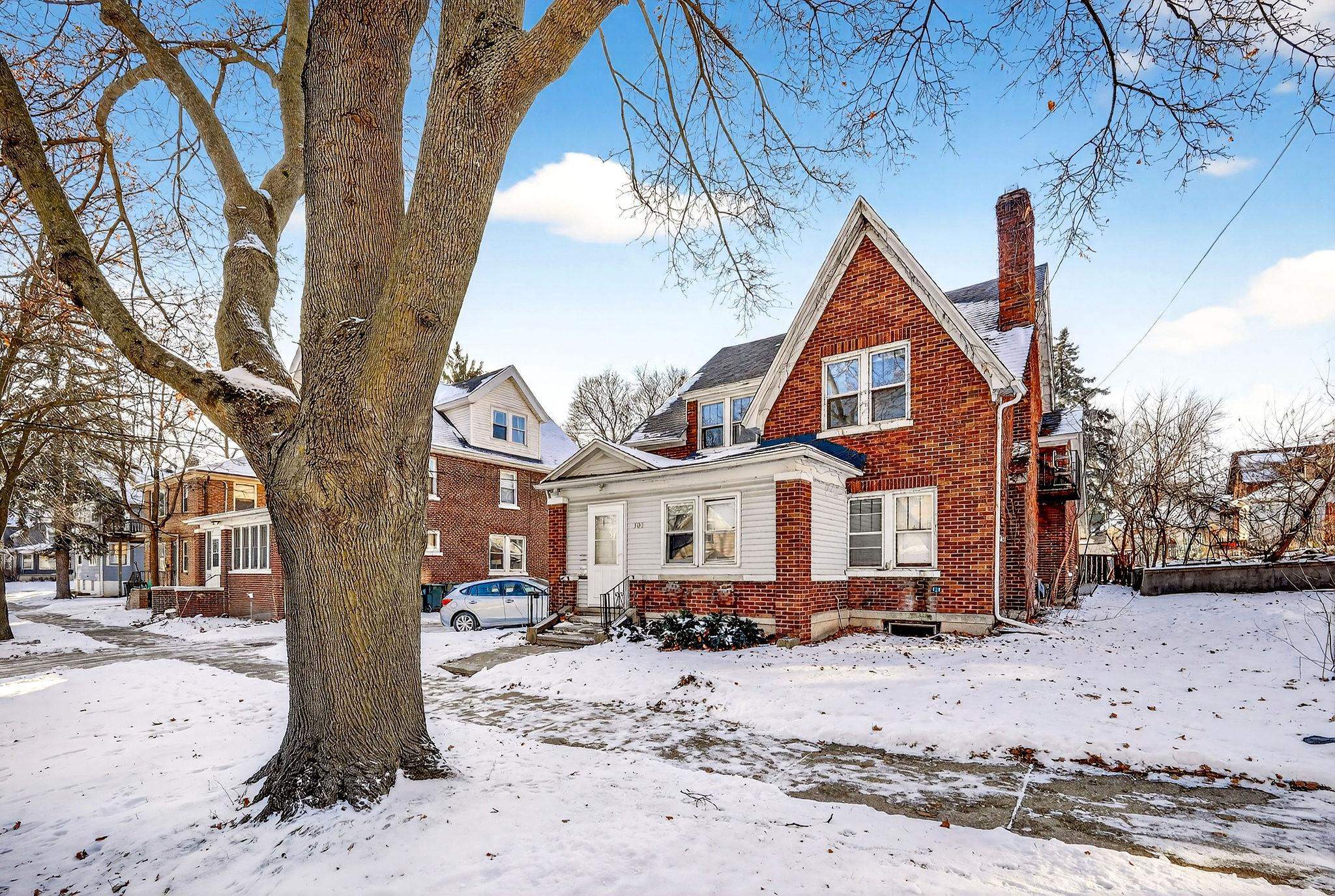 316 South Brooks Street Madison, WI 53715 - Photo 4 of 85