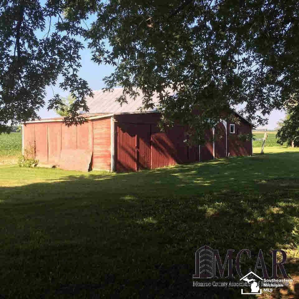 8861 Dixon Road Monroe, MI 48161 - Photo 10 of 22