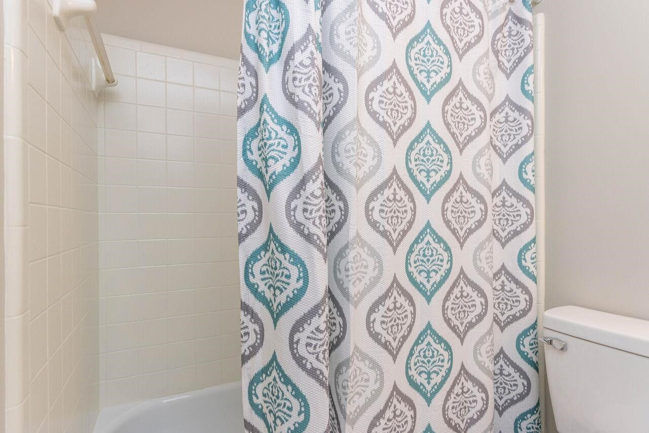1603 Jeffrey Street Raleigh, NC 27610 - Photo 20 of 28 Tub/Shower Bathroom
