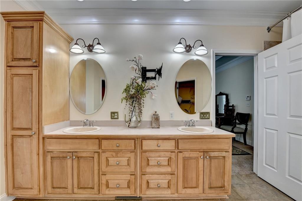 1031 Riverside Road Sugar Hill, GA 30518 - Photo 23 of 109