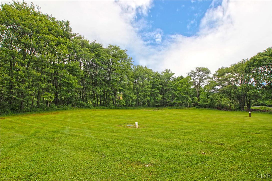 508 Weir Mountain Road Gilbert, PA 18331 - Photo 34 of 37 a view of an ocean from a yard