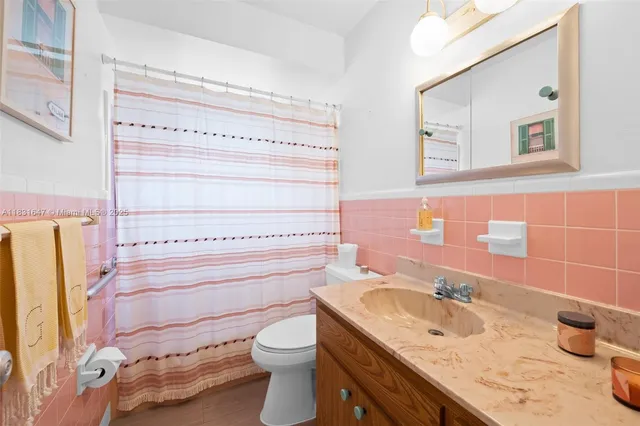 $565,000 | 2015 North 37th Avenue, Hollywood, FL 33021