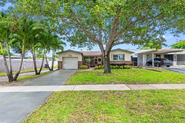 $565,000 | 2015 North 37th Avenue, Hollywood, FL 33021