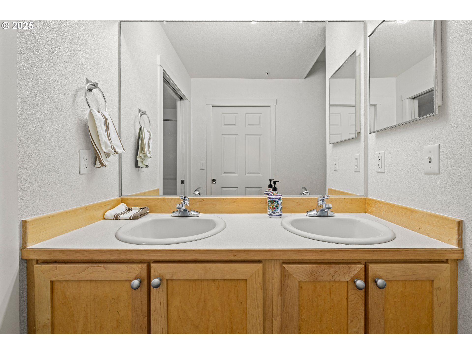 14575 Southwest Magpie Lane, Unit 101 Beaverton, OR 97007 - Photo 23 of 39