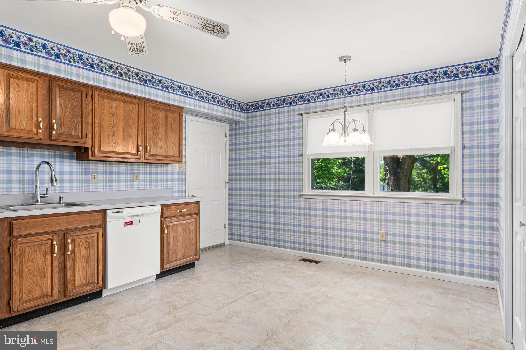 18 Krauser Road Downingtown, PA 19335 - Photo 13 of 38
