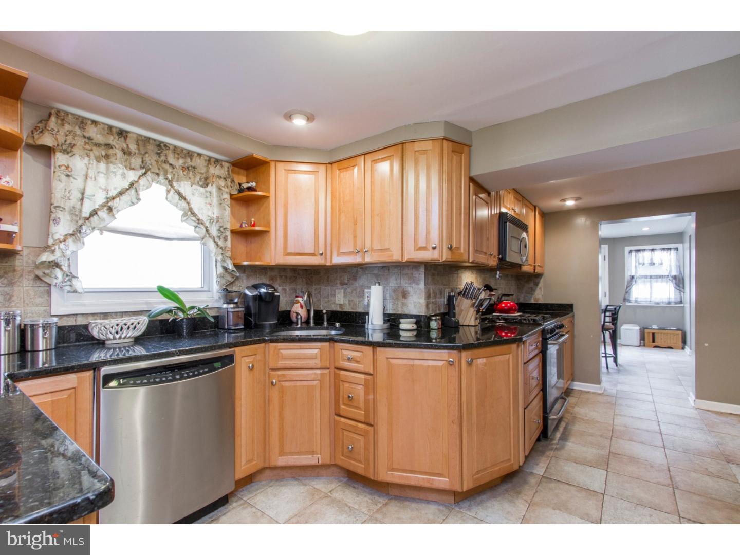 211 Sandy Bank Road Media, PA 19063 - Photo 8 of 25 Kitchen