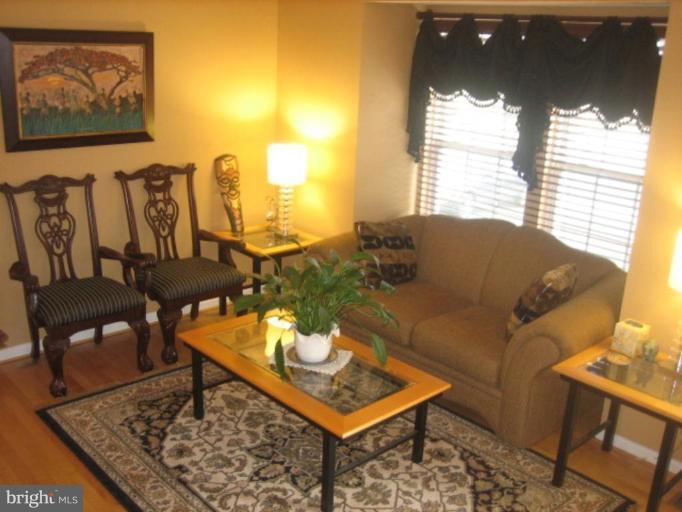 5216 Leavers Court Rosedale, MD 21237 - Photo 2 of 14 Living Room