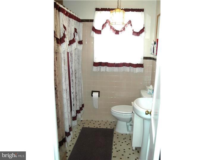 9 Pancoast Boulevard Delran, NJ 08075 - Photo 14 of 17 Bathroom