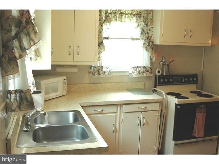 9 Pancoast Boulevard Delran, NJ 08075 - Photo 8 of 17 Kitchen
