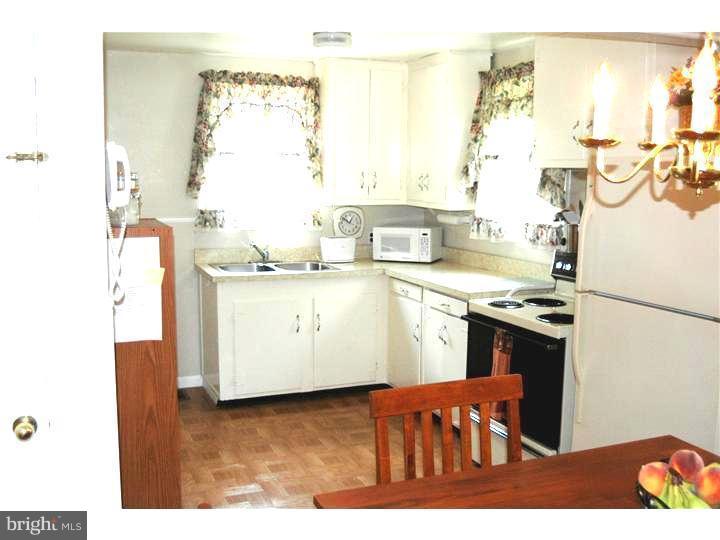 9 Pancoast Boulevard Delran, NJ 08075 - Photo 10 of 17 Kitchen