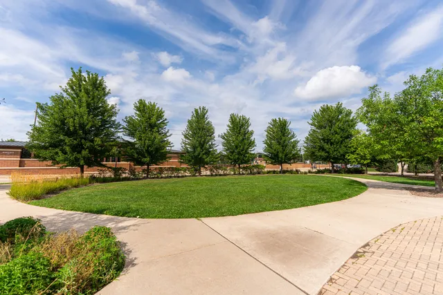 $550,000 | 119 East Railroad Avenue, Bartlett, IL 60103