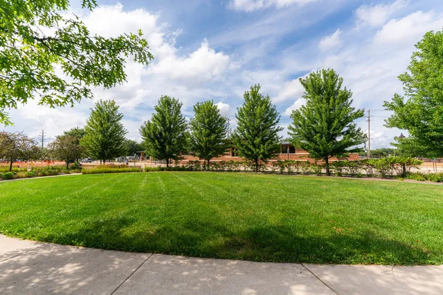 $550,000 | 119 East Railroad Avenue, Bartlett, IL 60103