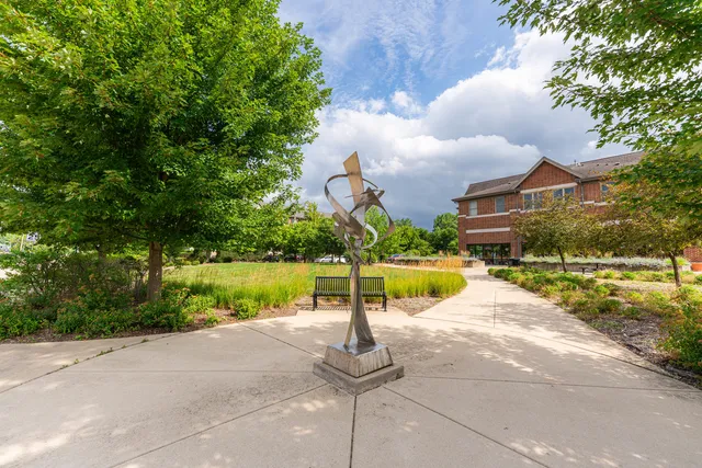 $550,000 | 119 East Railroad Avenue, Bartlett, IL 60103