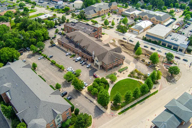 $550,000 | 119 East Railroad Avenue, Bartlett, IL 60103