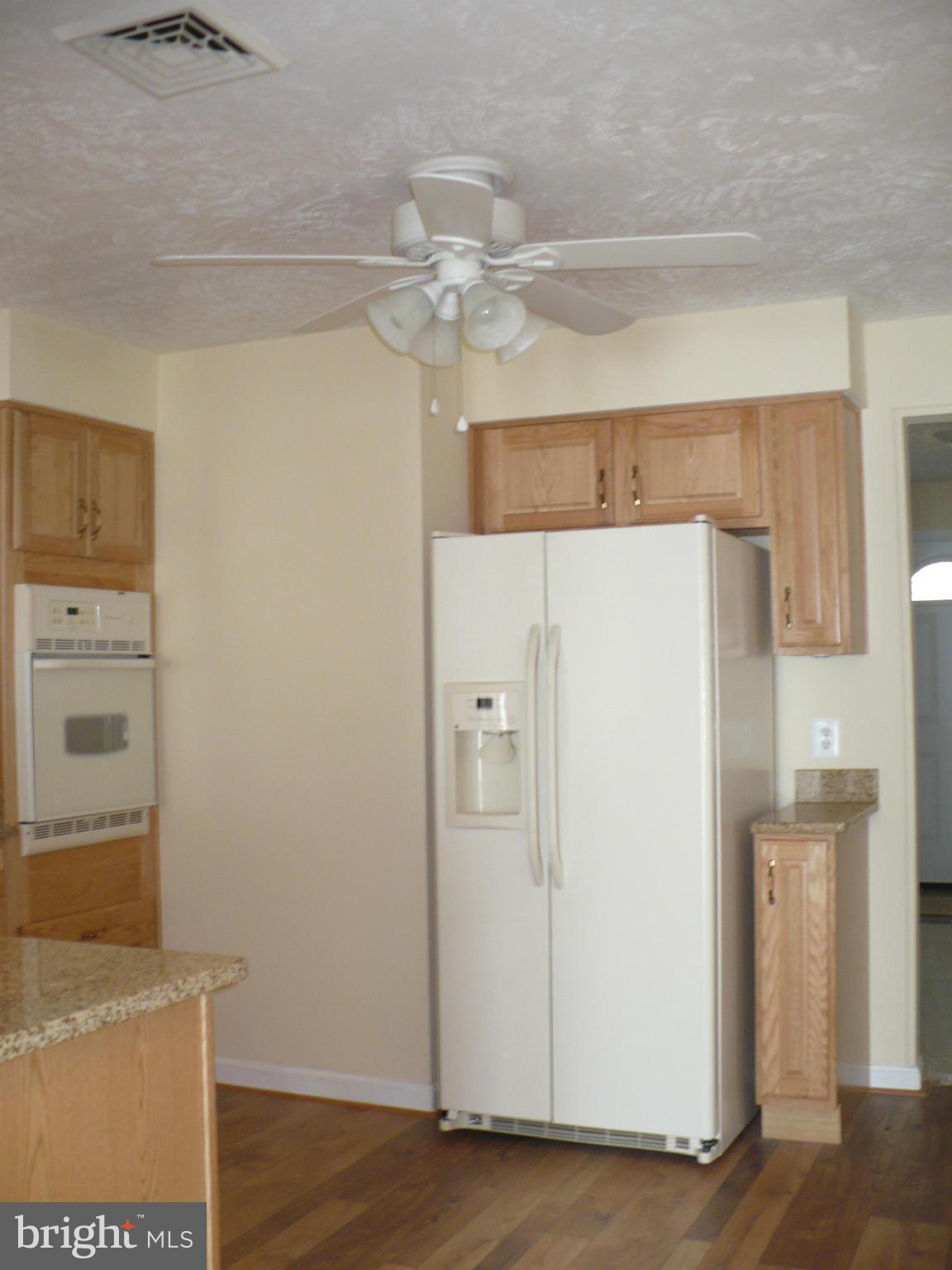 1107 Mapleton Street Woodbridge, VA 22191 - Photo 15 of 30 Kitchen