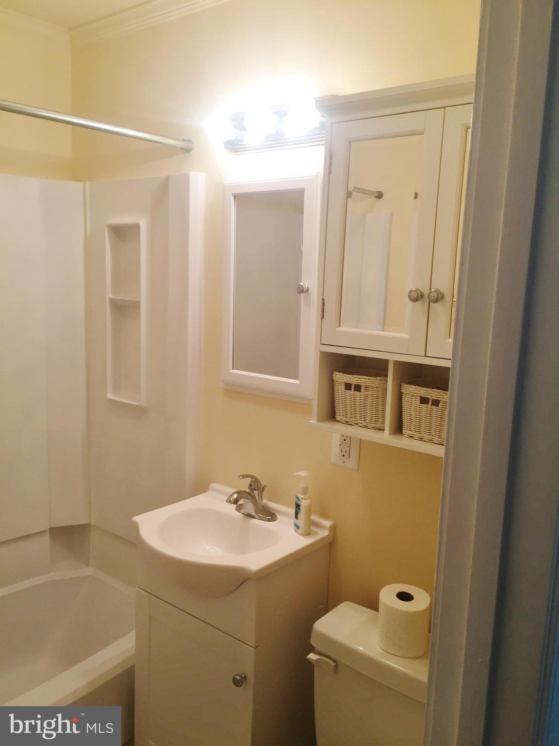 1107 Mapleton Street Woodbridge, VA 22191 - Photo 28 of 30 Bath