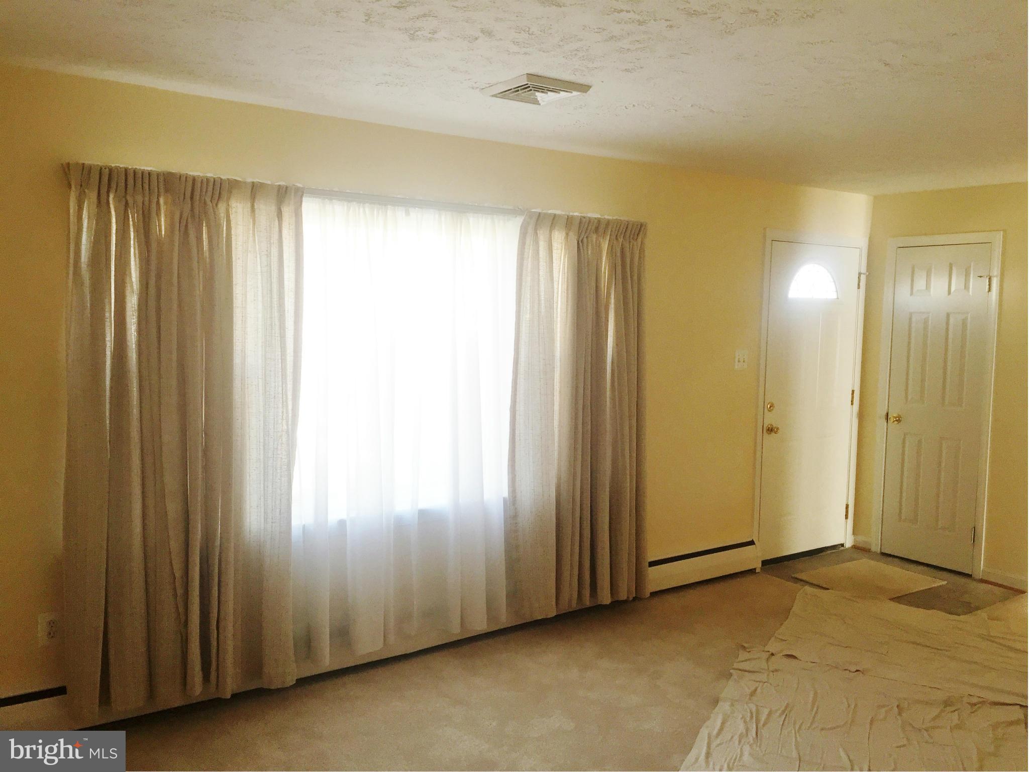 1107 Mapleton Street Woodbridge, VA 22191 - Photo 8 of 30 Living Room