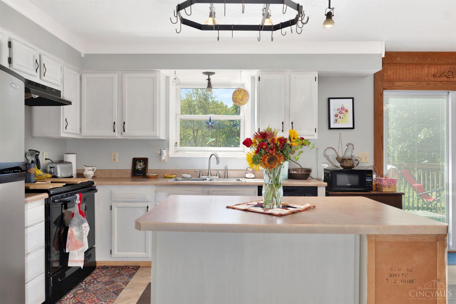 6185 Hendrickson Road Middletown, OH 45044 - Photo 4 of 61 Gallery Image 4