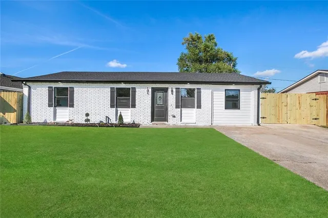 $229,900 | 2824 Virginia Lee Drive, Marrero, LA 70072