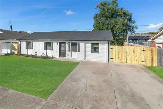 $229,900 | 2824 Virginia Lee Drive, Marrero, LA 70072