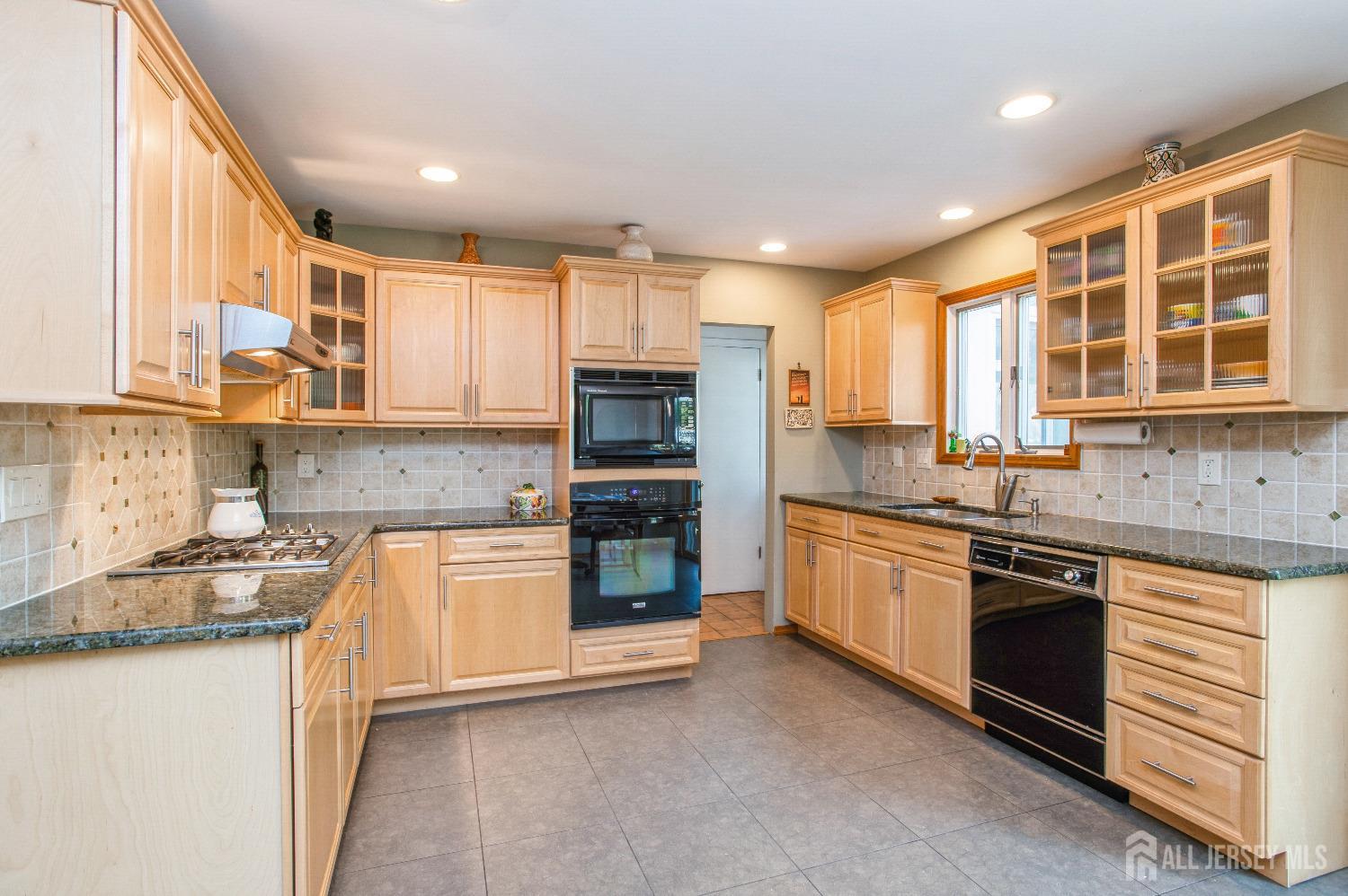 5 Academic Road East Brunswick, NJ 08816 - Photo 6 of 32 Gallery Image 6