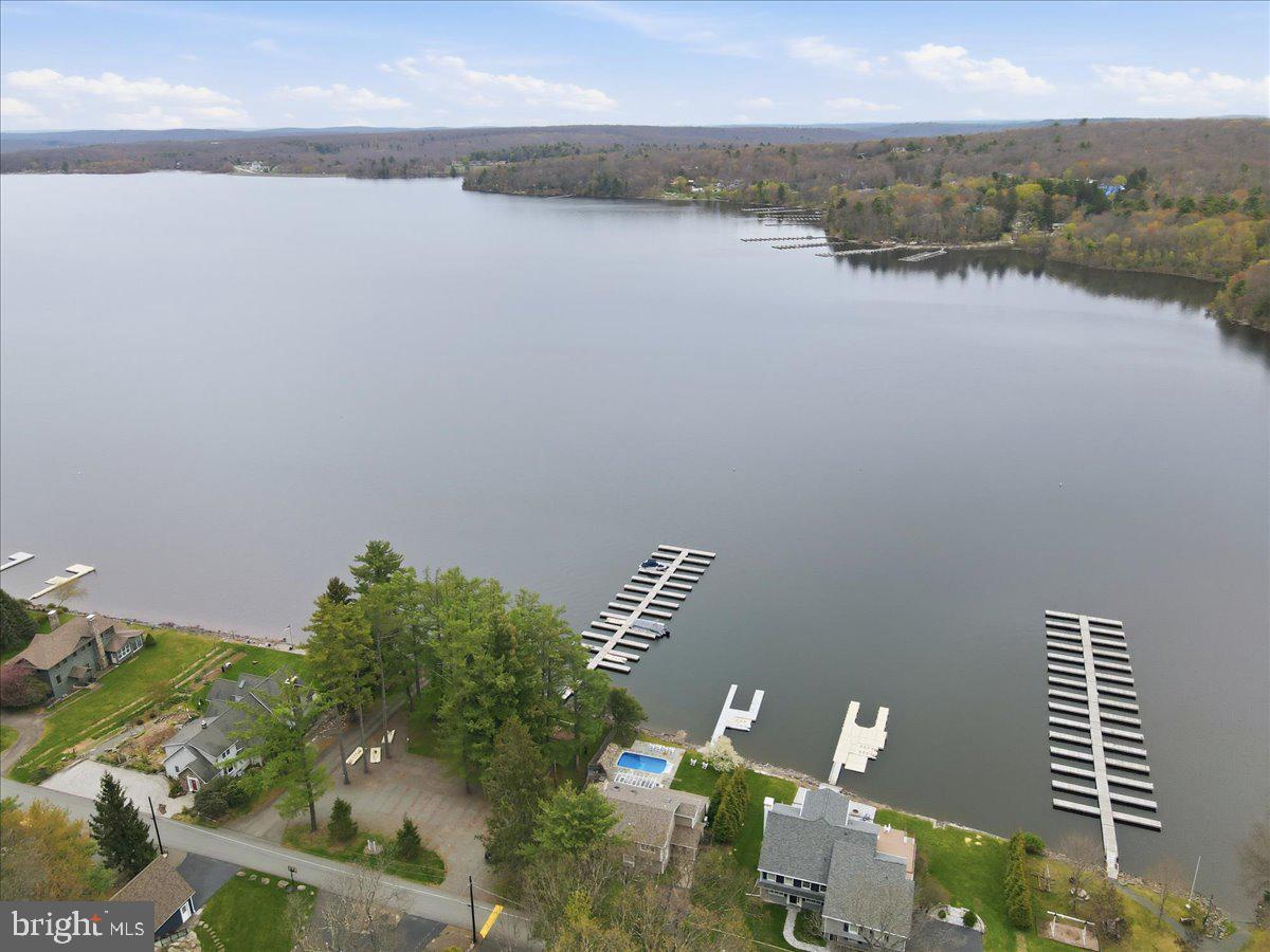 114 Shore Road Tafton, PA 18464 - Photo 18 of 137