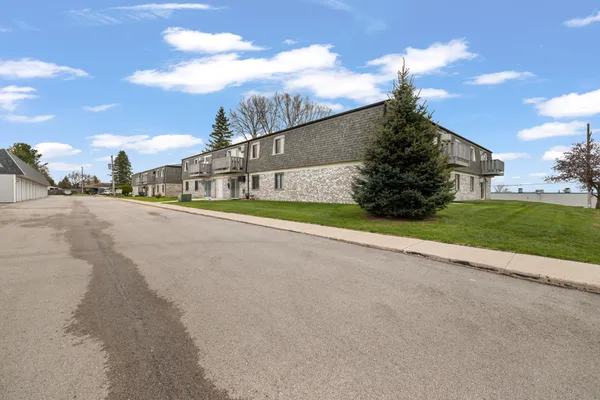 $107,500 | 1700 Creek Road, Unit 204, West Bend, WI 53090