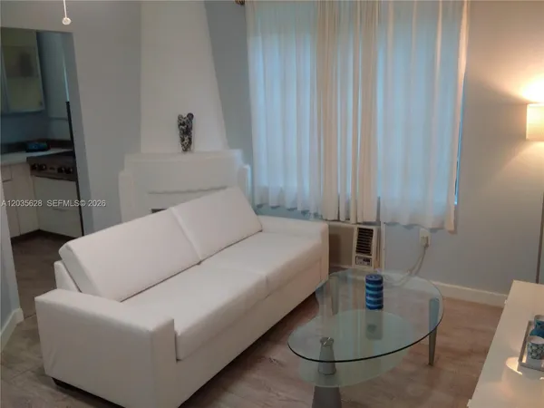 $1,700 | 1525 Meridian Avenue, Unit 104, Miami Beach, FL 33139