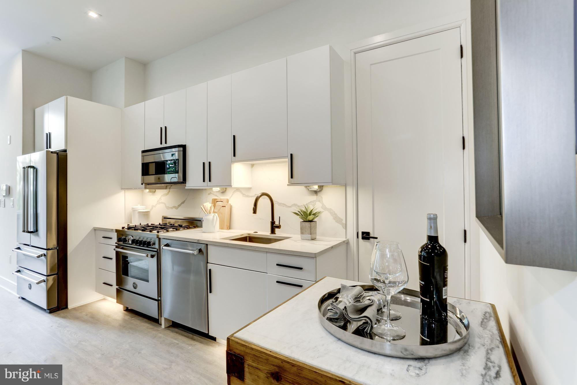 725 Euclid Street Northwest, Unit 2 Washington, DC 20001 - Photo 11 of 27 Kitchen