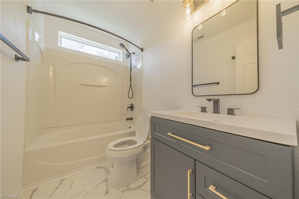 884 Jennifer Lane High Point, NC 27265 - Photo 20 of 29