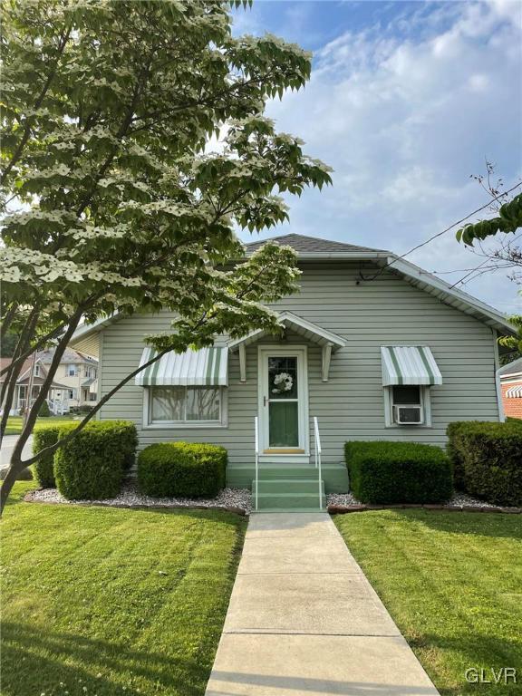 403 East Lawn Road Nazareth, PA 18064 - Photo 3 of 24 Gallery Image 3