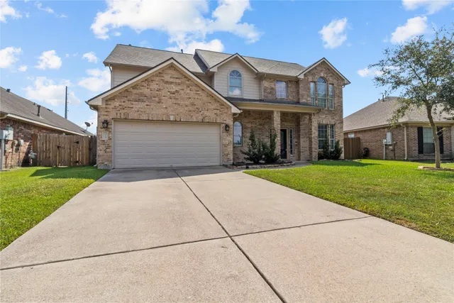 a front view of house with yard