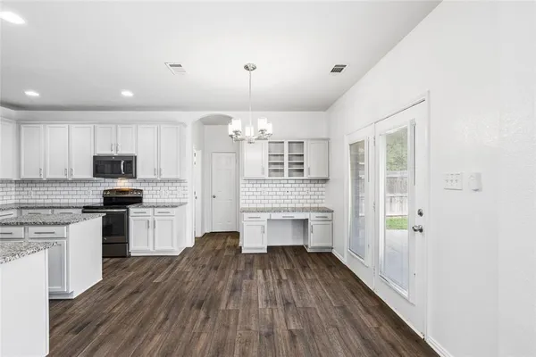 $3,500 | 9009 Water Oak Drive, Arlington, TX 76002