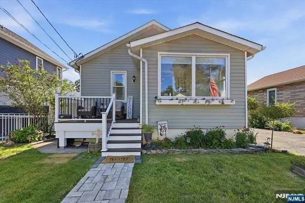 $489,000 | 66 7th Avenue, Hawthorne, NJ 07506