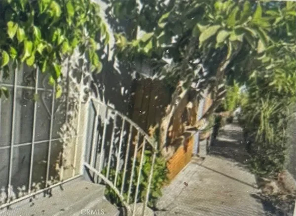 $425,000 | 9332 Van Nuys Boulevard, Unit 56, Panorama City, CA 91402